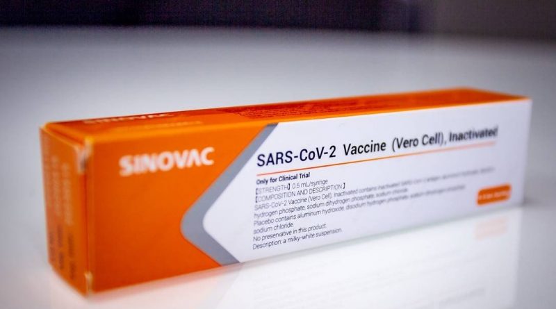 Anvisa autoriza retomada dos testes da CoronaVac