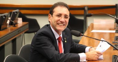 Ex-deputado do Ceará é preso em flagrante com R$ 2 milhões de origem suspeita