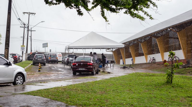 Lauro de Freitas: Prefeitura retoma vacinação da 1ª dose contra a Covid-19 nesta terça-feira