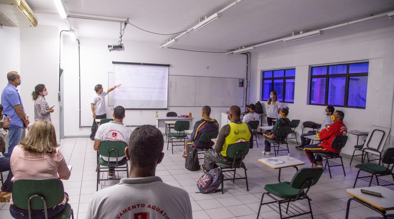 Lauro de Freitas: Prefeitura inicia curso de Capacitação em salvamento aquático para salva-vidas