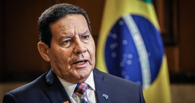 Brasil: 'Acho difícil o Senado aceitar', diz Mourão sobre denúncia de Bolsonaro a ministros do STF