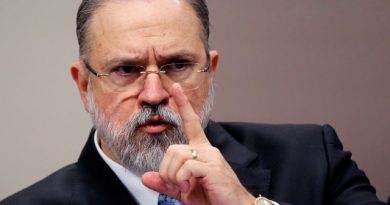 Brasil: Justiça rejeita queixa-crime de Aras contra professor da USP