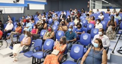 Lauro de Freitas: Câmara presta homenagem aos professores de Camaçari em Sessão Especial