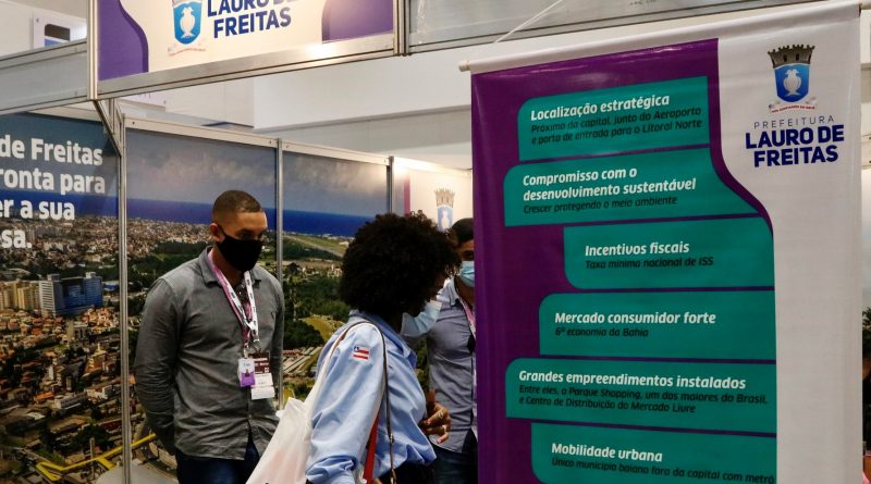 Trinta empresas do segmento de produção de energia renovável, a exemplo da geração de energia solar, demonstraram interesse em investir em Lauro de Freitas durante o 6º Congresso Brasileiro de Geração Distribuída