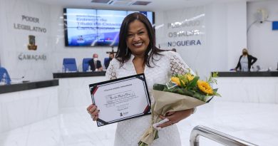 A professora e secretária da Educação de Camaçari, Neurilene Martins Ribeiro, tornou-se oficialmente uma cidadã camaçariense.