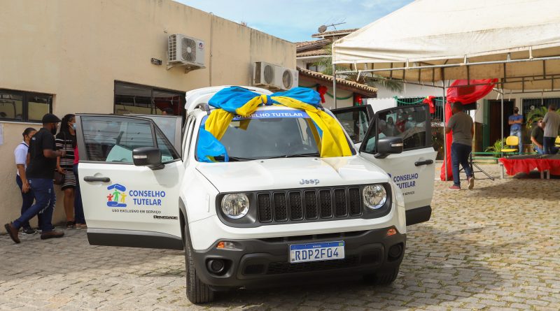 O Conselho Tutelar de Lauro de Freitas recebeu um veículo 0 km, modelo Jeep Renegade, que garante mais conforto e segurança para o desenvolvimento de diligências do órgão.