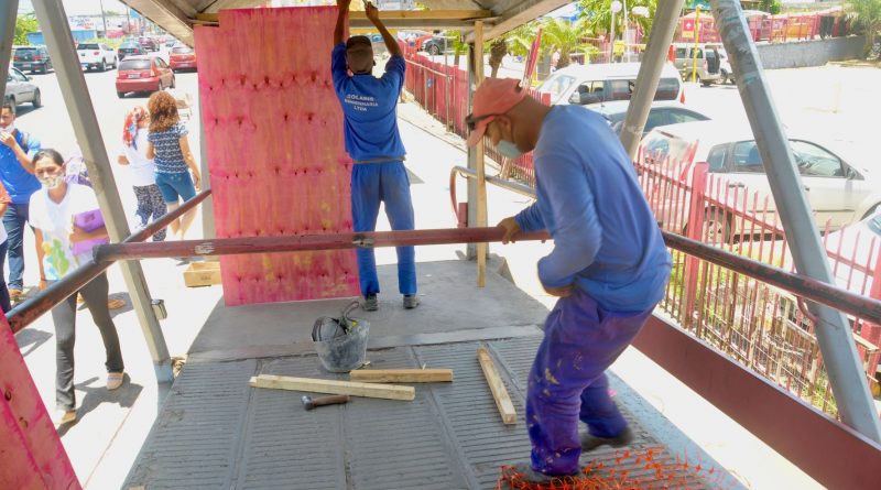 A tradicional Passarela das Flores, em Lauro de Freitas, situada em frente ao Maxxi Atacado, será totalmente requalificada para proporcionar mais qualidade e segurança a quem trafega no local.