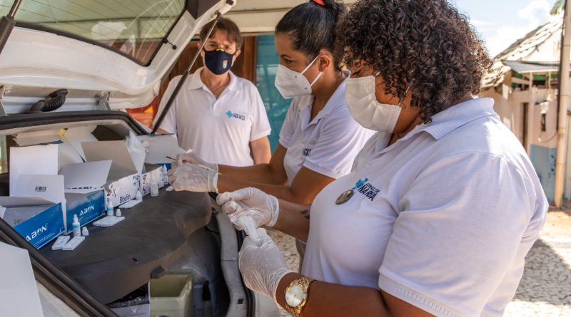 São cerca de 400 homens e mulheres que, por diversas questões, principalmente o alcoolismo, romperam os laços familiares e acabaram indo morar nas ruas ou tiram de lá o sustento de seus familiares.