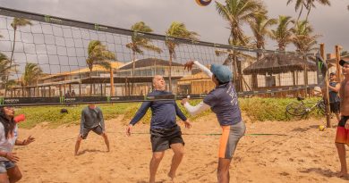 A ação contou com campeonatos, estações de futevôlei, futmesa, futebol de areia, frescobol e FitDance.