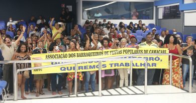 Comemorando e valorizando toda a história de luta dos trabalhadores, A Câmara Municipal de Camaçari realizou na manhã desta terça-feira (03) uma Sessão Especial em homenagem ao Dia do Trabalhador.