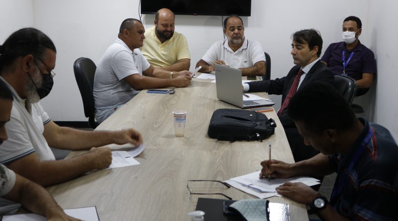 Em mais uma reunião ordinária da Comissão de Constituição e Justiça da Câmara de Camaçari, os vereadores analisaram matérias que estão em tramitação no Legislativo Municipal.