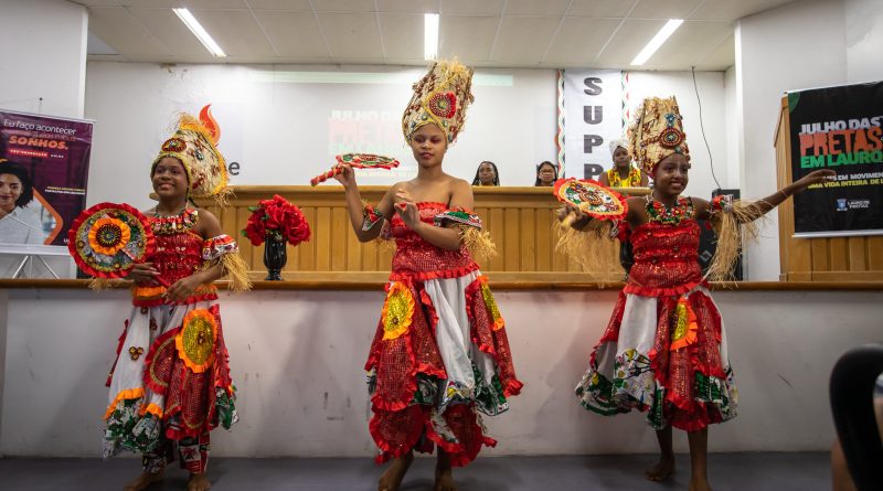 O debate sobre o racismo, violência contra a mulher negra e a estrutura social desigual em torno do tema, foram debatidos na tarde desta quarta-feira (13)