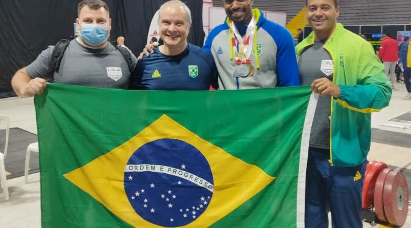 O atleta passou recentemente por um período em que sofreu com lesões que atrapalharam o seu desempenho em competições importantes, como o Campeonato Mundial Adulto 2021 e o Brasileiro Adulto 2022.