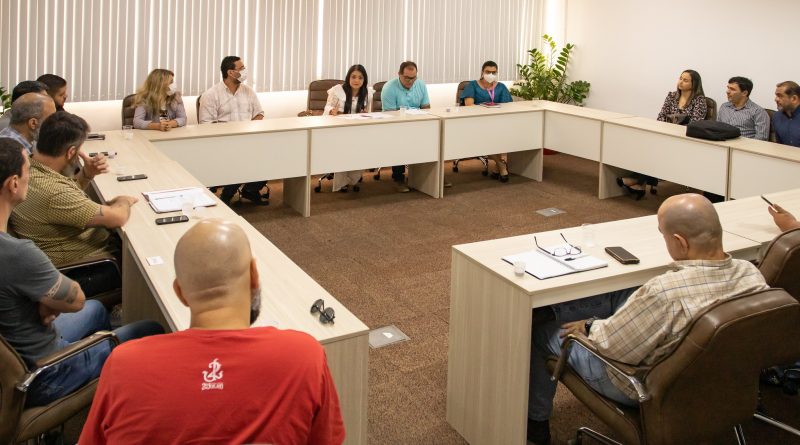 O encontro foi no Centro Administrativo de Lauro de Freitas (CALF), discutindo diversas ações que podem ser desenvolvidas, estimulando a abertura de novas empresas e ampliando a geração de emprego e renda no município.