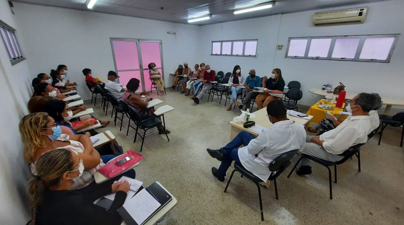 Presidente do Conselho Local de Saúde da Gleba E, Cecília de Oliveira Almeida ressaltou a relevância da participação do secretário na reunião.