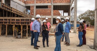 São mais de sete mil metros quadrados de área construída. A unidade possui refeitório, todos os banheiros com acessibilidade, quadra poliesportiva, campo society e espaço Mais Cultura.