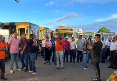 Rodoviários atrasam saída dos ônibus em Salvador