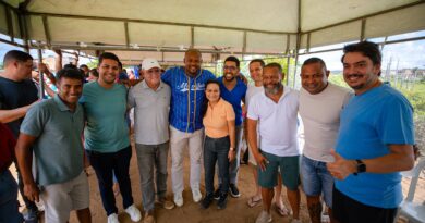 estiveram presentes no jogo, o chefe de Gabinete, Jonatas Passos; o secretário de Mobilidade Urbana, Nilton Sapucaia; o deputado estadual, Pedro Tavares;