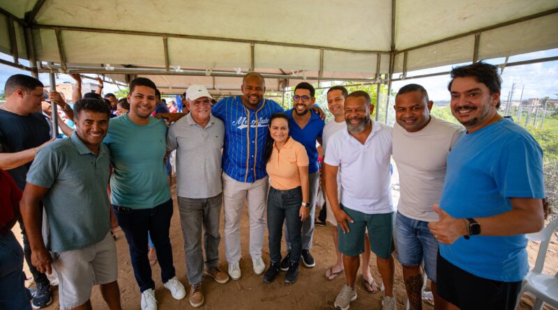 estiveram presentes no jogo, o chefe de Gabinete, Jonatas Passos; o secretário de Mobilidade Urbana, Nilton Sapucaia; o deputado estadual, Pedro Tavares;