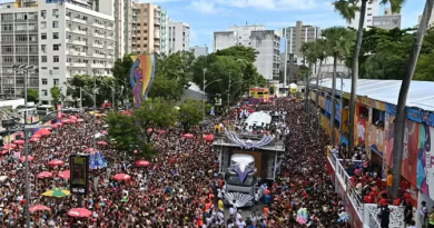 Drogasil distribui protetor solar no Carnaval de Salvador; saiba como conseguir