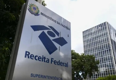 Receita Federal exonera auditor investigado por acesso a dados de ministros do STF