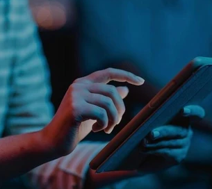 Santander abre 36 mil bolsas gratuitas em tecnologia e inteligência artificial