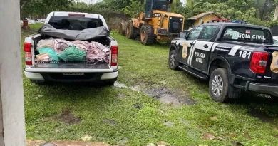 Polícia apreende mais de meia tonelada de alimentos impróprios para consumo em Lauro de Freitas