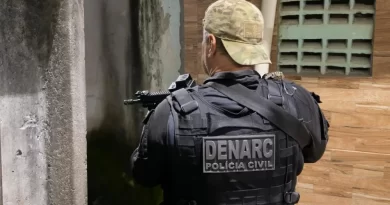 Operação Maré Vermelha mira grupo criminoso e cumpre mandados em Camaçari, Salvador e São Francisco do Conde